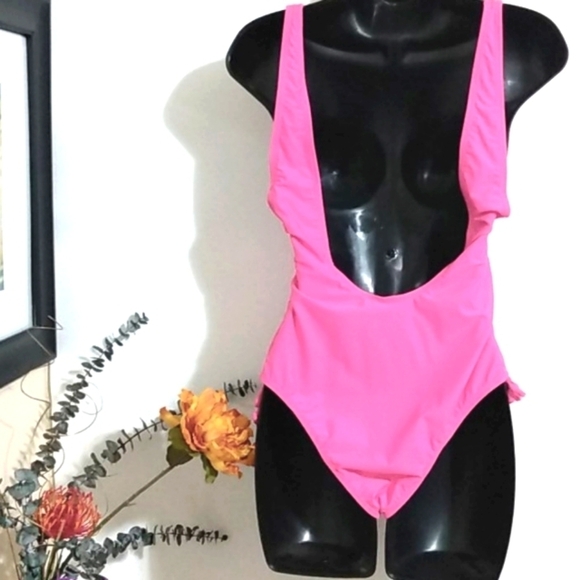 ISLAND LOVE RUCHED CUT-OUT SWIMSUIT NWT JR - Picture 7 of 10